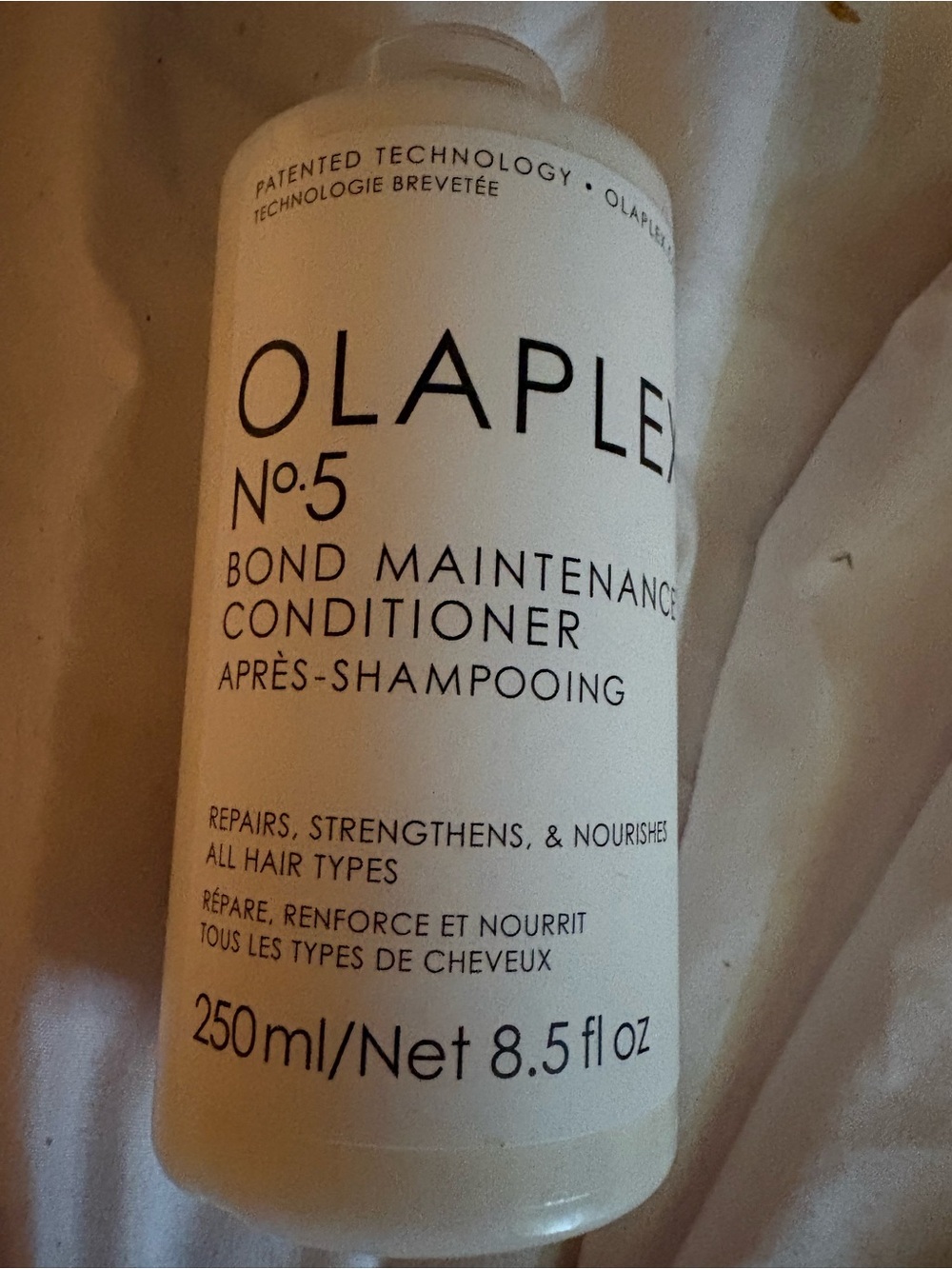 OLAPLEX No.5 Bond Maintenance Conditioner — White with Black Text